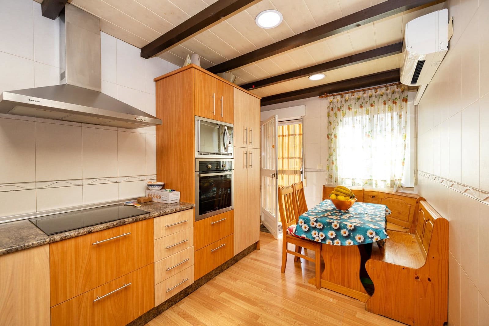 Adosado de 3 habitaciones en Churriana de la Vega en venta con garaje - 315.000 € (Ref: 9916616)