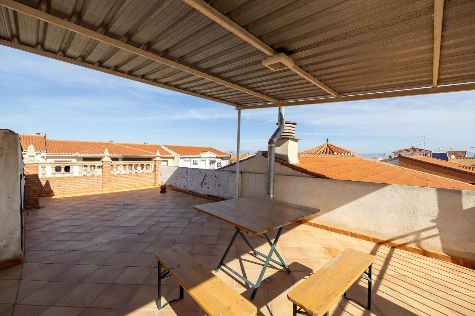 Adosado de 3 habitaciones en Churriana de la Vega en venta con garaje - 315.000 € (Ref: 9916616)