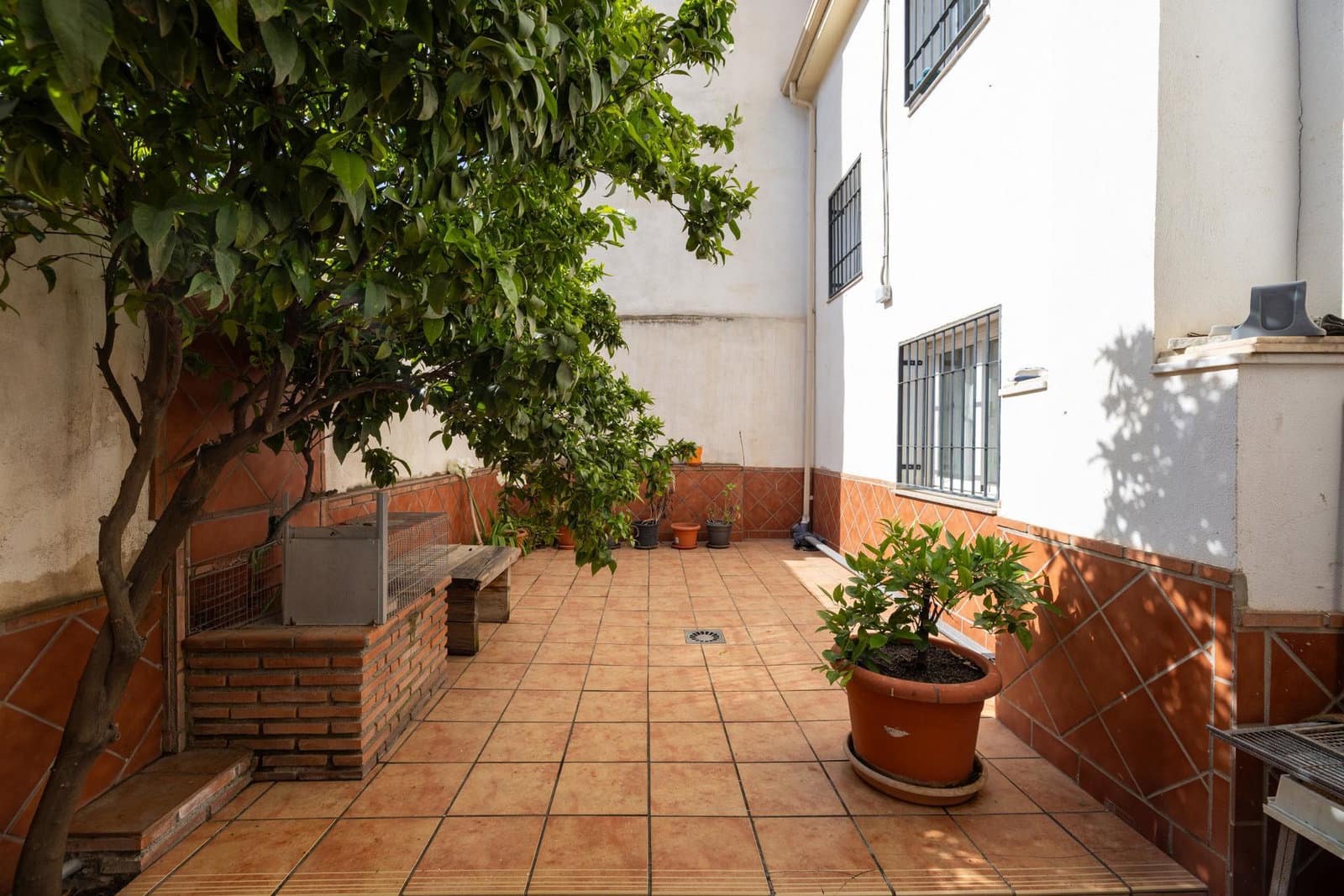 Adosado de 3 habitaciones en Churriana de la Vega en venta con garaje - 315.000 € (Ref: 9916616)