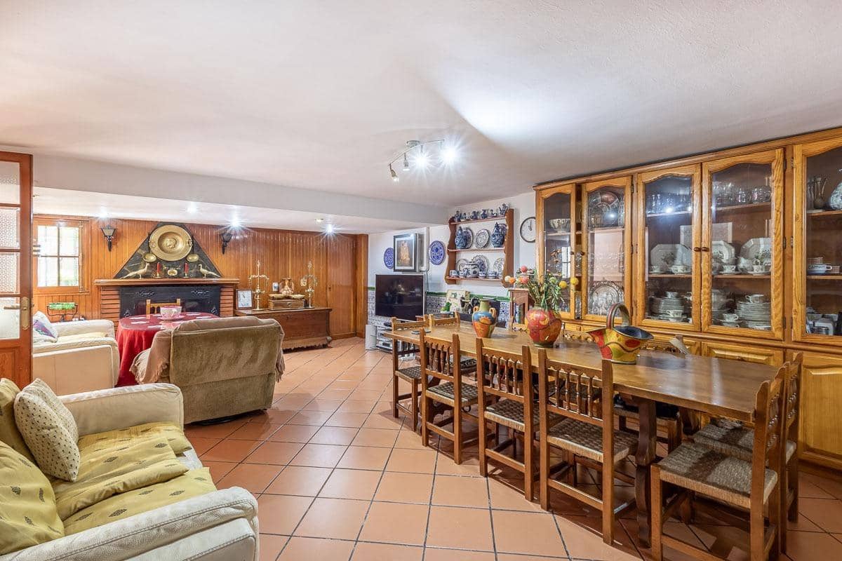 4 slaapkamer Rijtjeshuis te koop in Pinos Puente met garage - € 159.900 (Ref: 9916619)