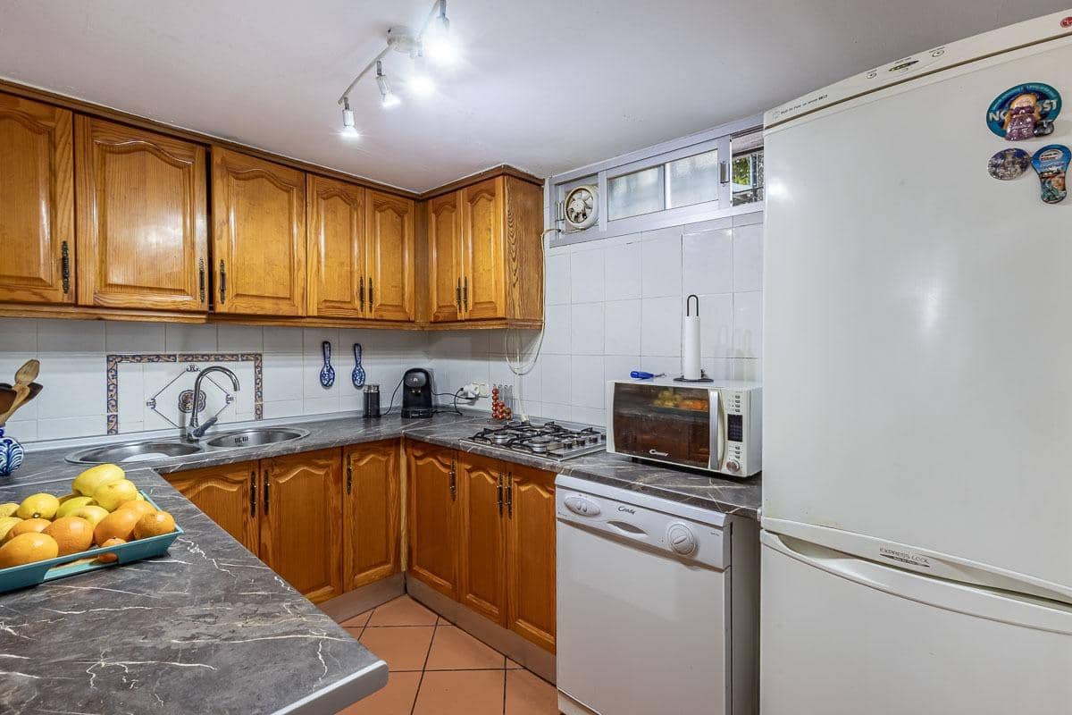 4 slaapkamer Rijtjeshuis te koop in Pinos Puente met garage - € 159.900 (Ref: 9916619)
