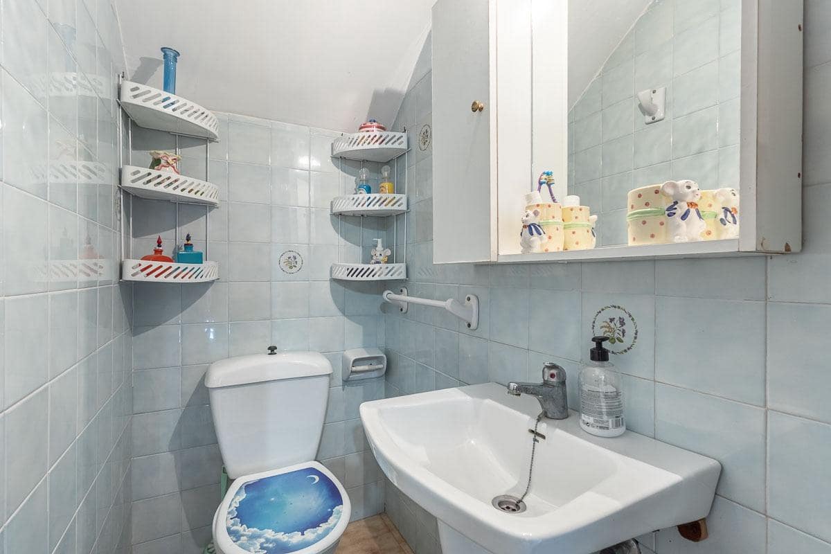 4 slaapkamer Rijtjeshuis te koop in Pinos Puente met garage - € 159.900 (Ref: 9916619)