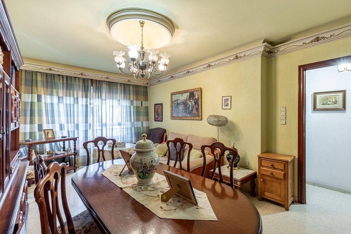 4 slaapkamer Rijtjeshuis te koop in Pinos Puente met garage - € 159.900 (Ref: 9916619)