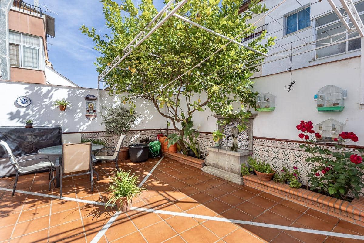 4 slaapkamer Rijtjeshuis te koop in Pinos Puente met garage - € 159.900 (Ref: 9916619)