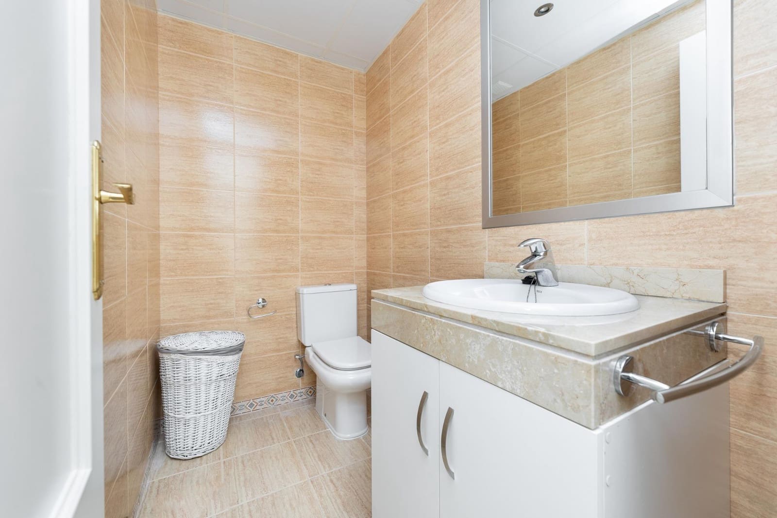 2 soverom Leilighet til salgs i Motril med svømmebasseng garasje - € 280 000 (Ref: 9916623)