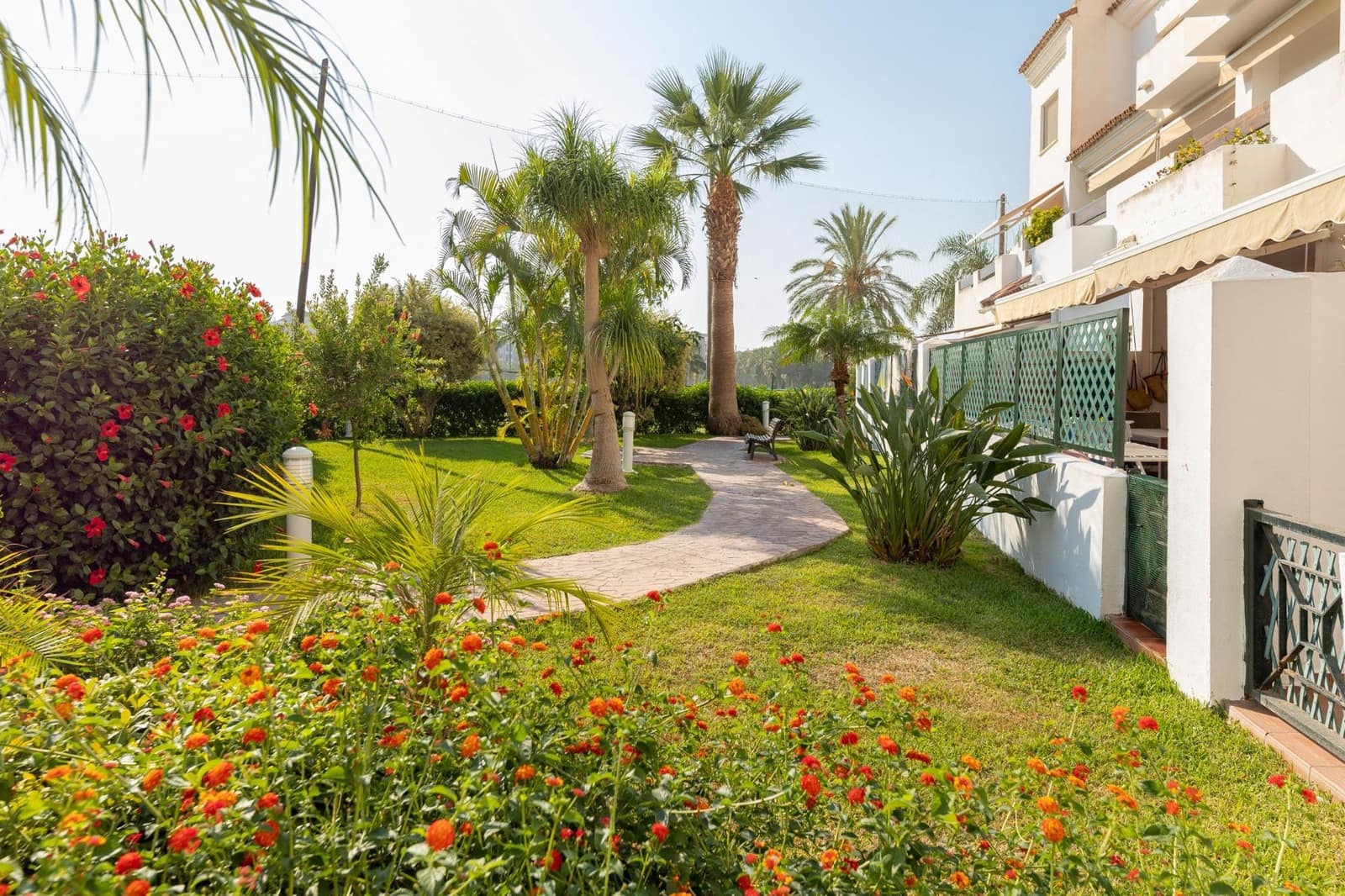 2 soverom Leilighet til salgs i Motril med svømmebasseng garasje - € 280 000 (Ref: 9916623)