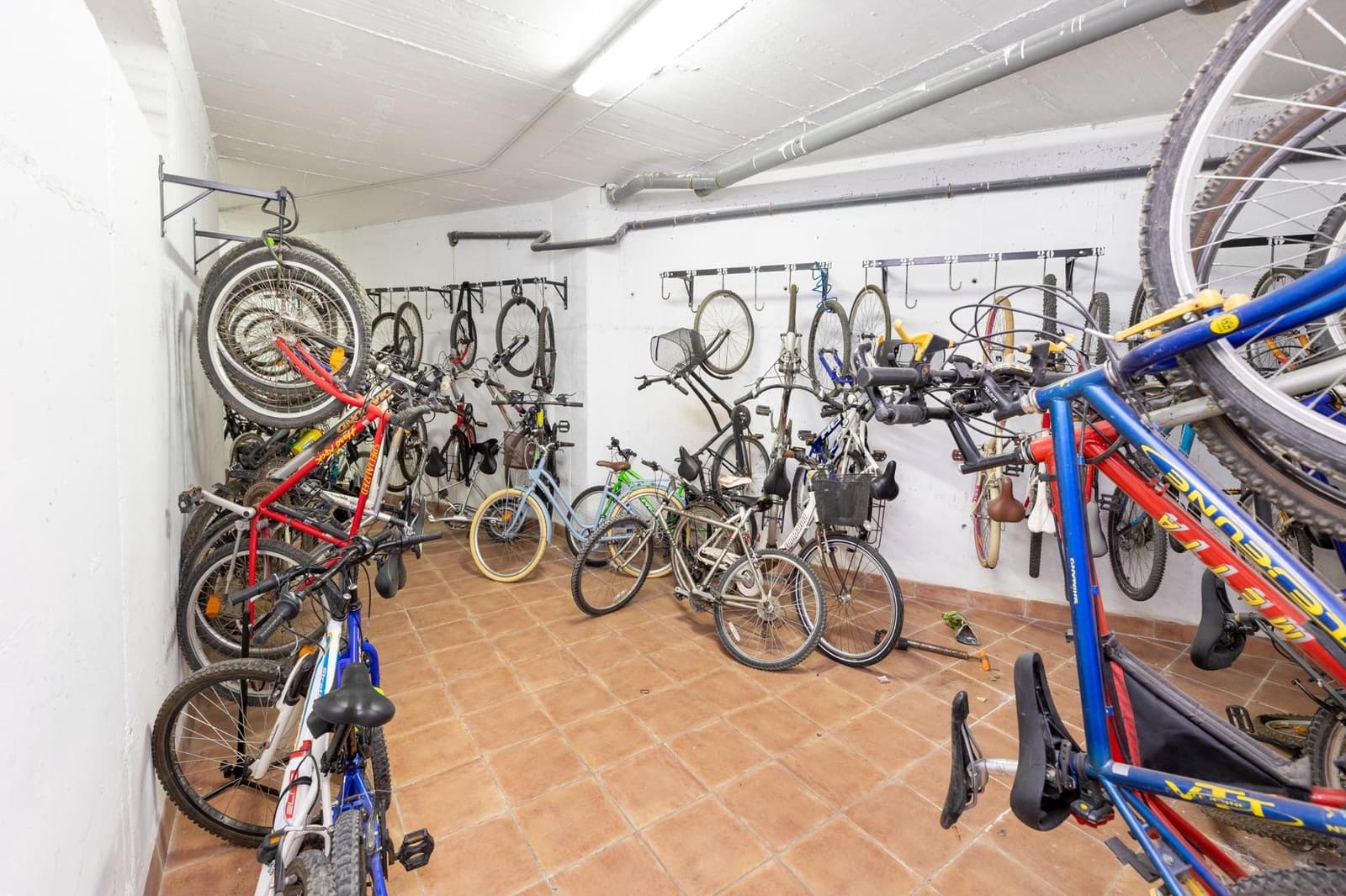 2 soverom Leilighet til salgs i Motril med svømmebasseng garasje - € 280 000 (Ref: 9916623)