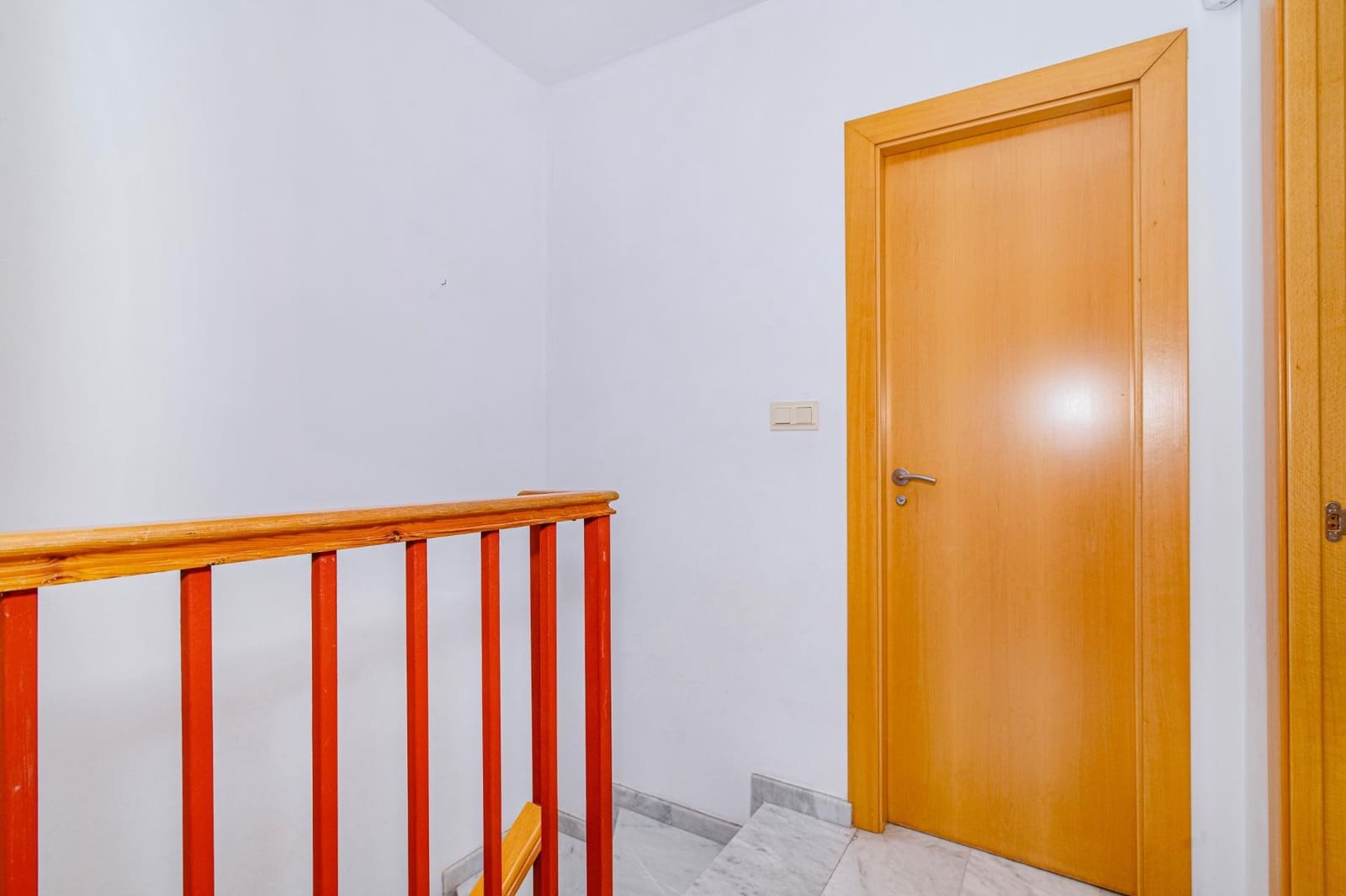 2 slaapkamer Rijtjeshuis te koop in Ogijares met zwembad garage - € 248.000 (Ref: 9916632)