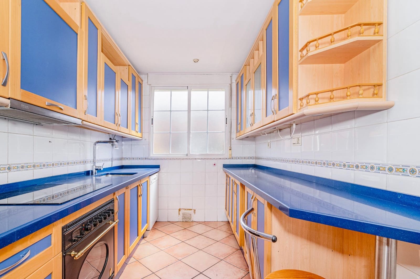 2 slaapkamer Rijtjeshuis te koop in Ogijares met zwembad garage - € 248.000 (Ref: 9916632)
