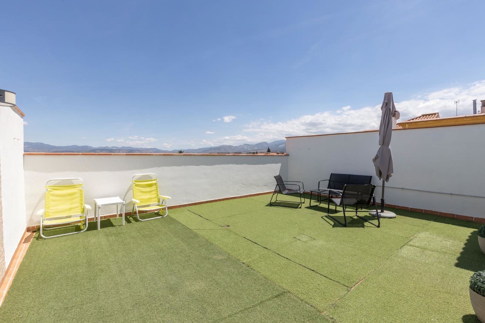 2 bedroom Penthouse for sale in Alhendin with garage - € 185,000 (Ref: 9916635)