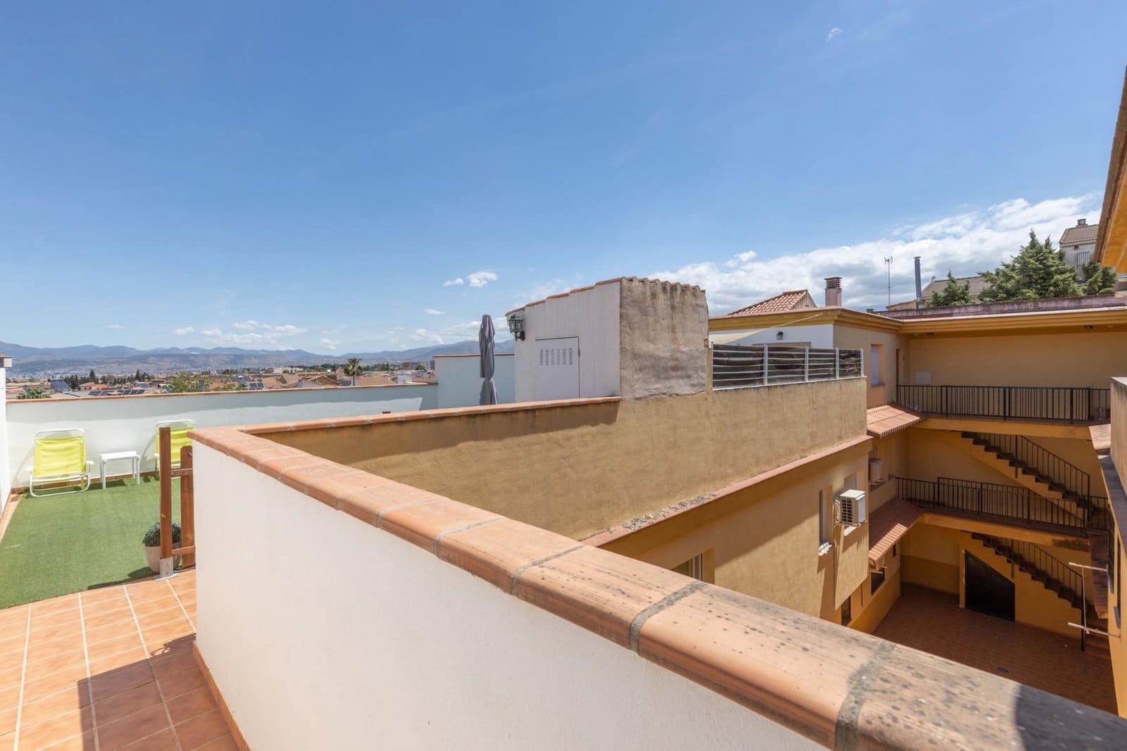 2 bedroom Penthouse for sale in Alhendin with garage - € 185,000 (Ref: 9916635)