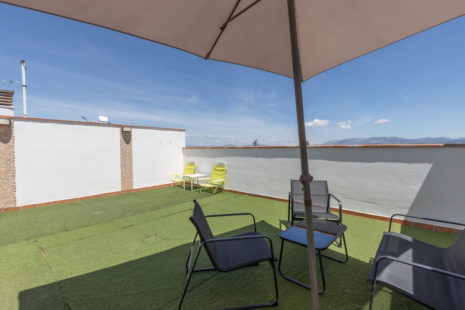 2 bedroom Penthouse for sale in Alhendin with garage - € 185,000 (Ref: 9916635)