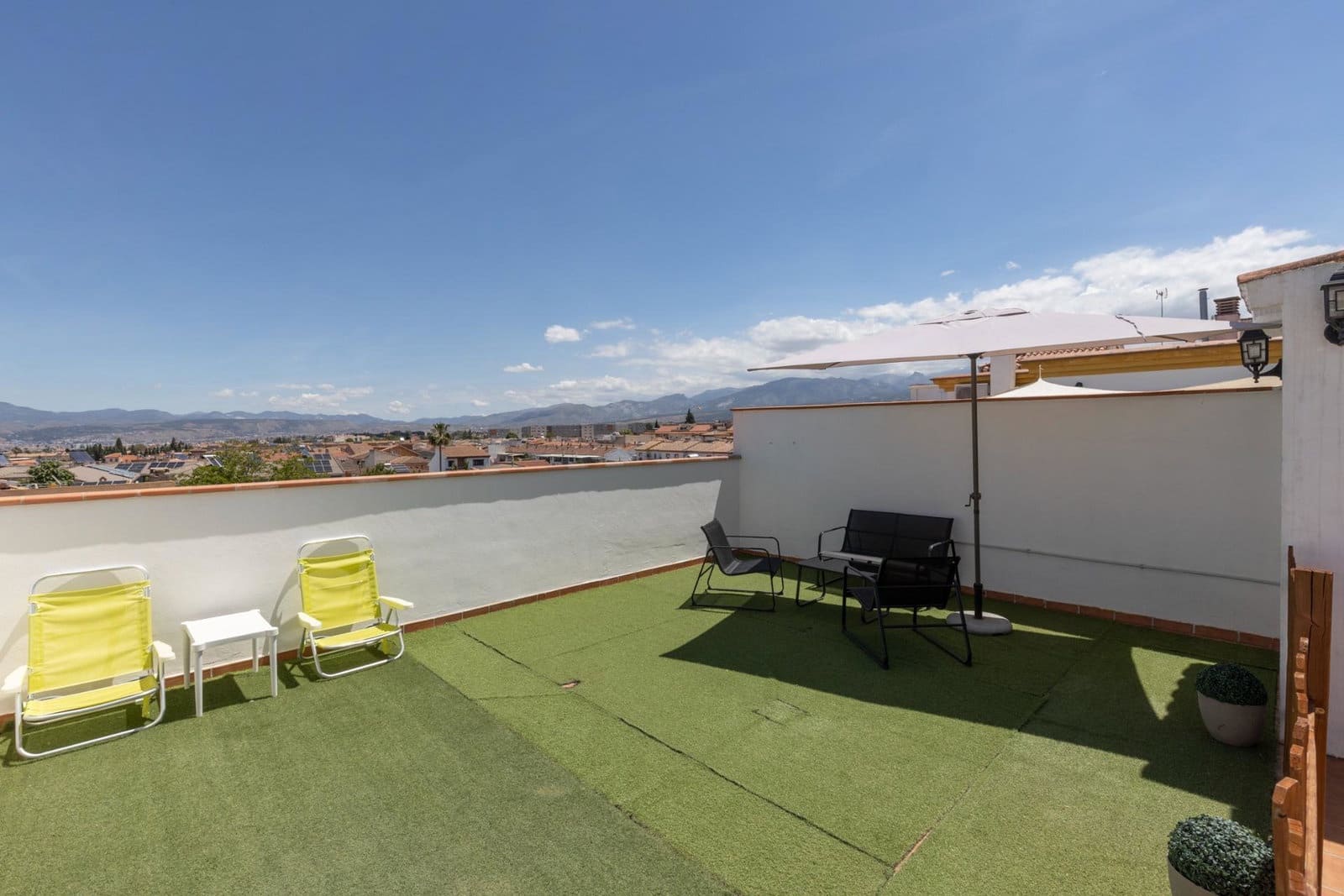 2 bedroom Penthouse for sale in Alhendin with garage - € 185,000 (Ref: 9916635)