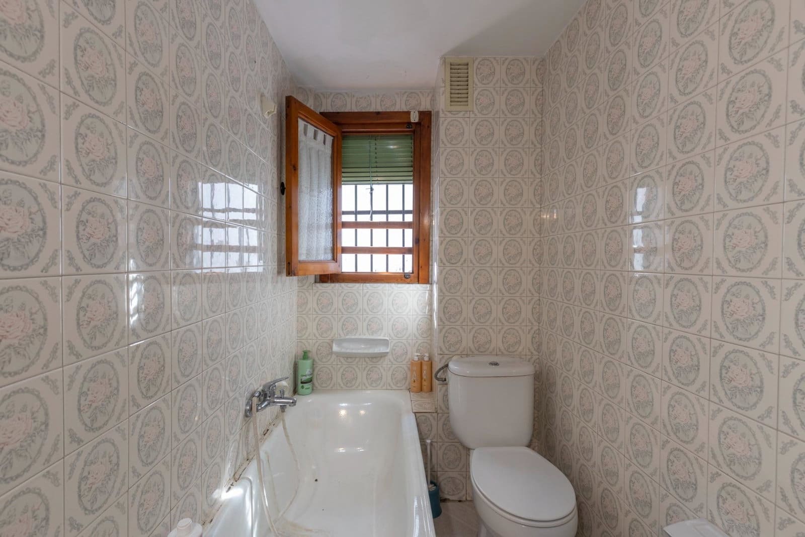 4 slaapkamer Appartement te koop in Granada stad - € 335.000 (Ref: 9916637)