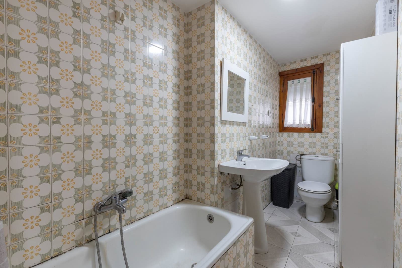 4 slaapkamer Appartement te koop in Granada stad - € 335.000 (Ref: 9916637)