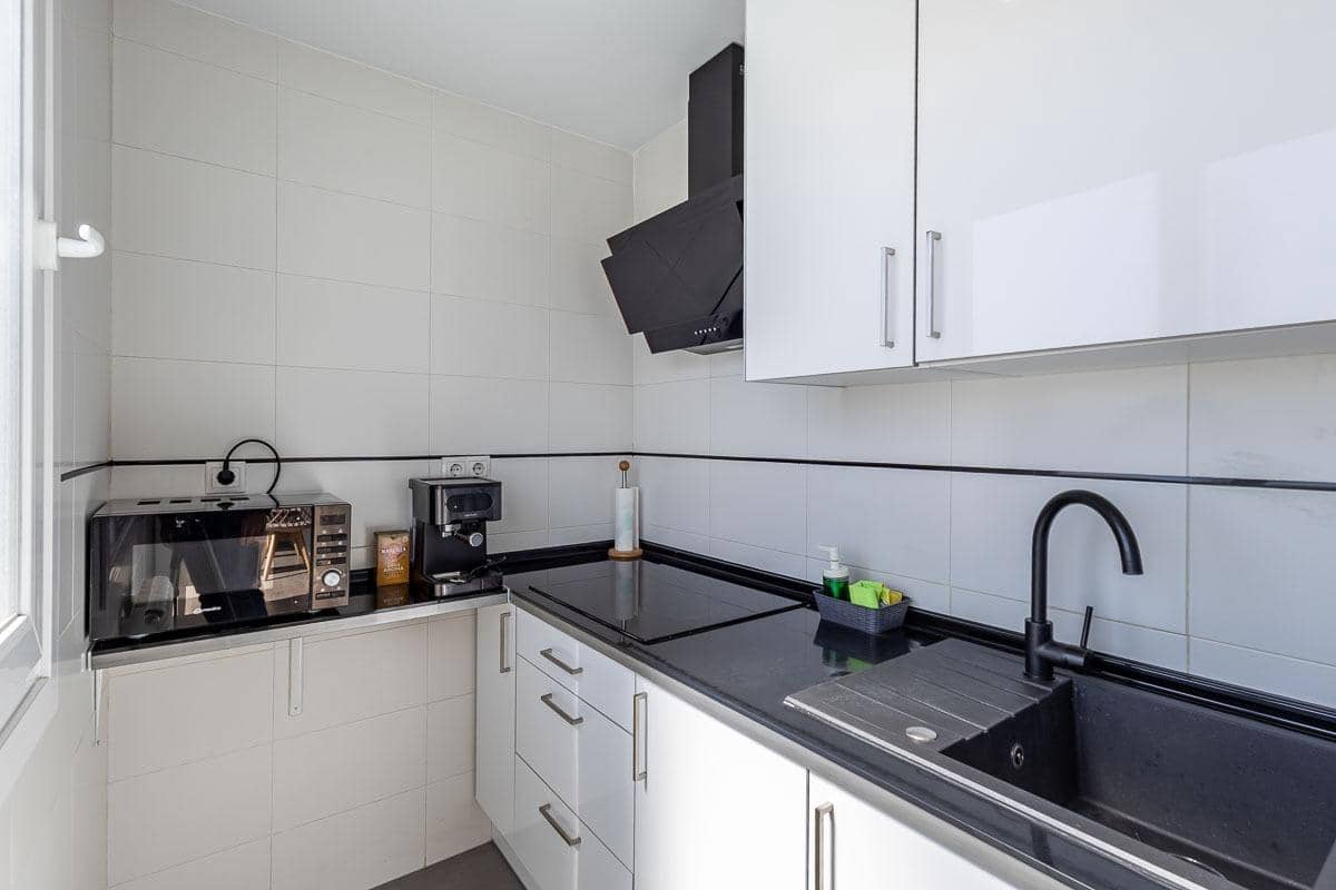 2 bedroom Penthouse for sale in Granada city with garage - € 189,000 (Ref: 9916638)