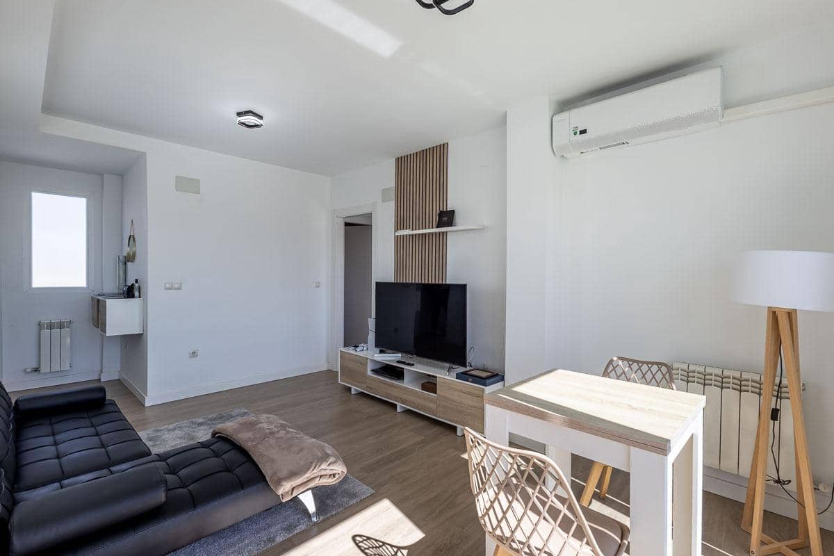 2 bedroom Penthouse for sale in Granada city with garage - € 189,000 (Ref: 9916638)