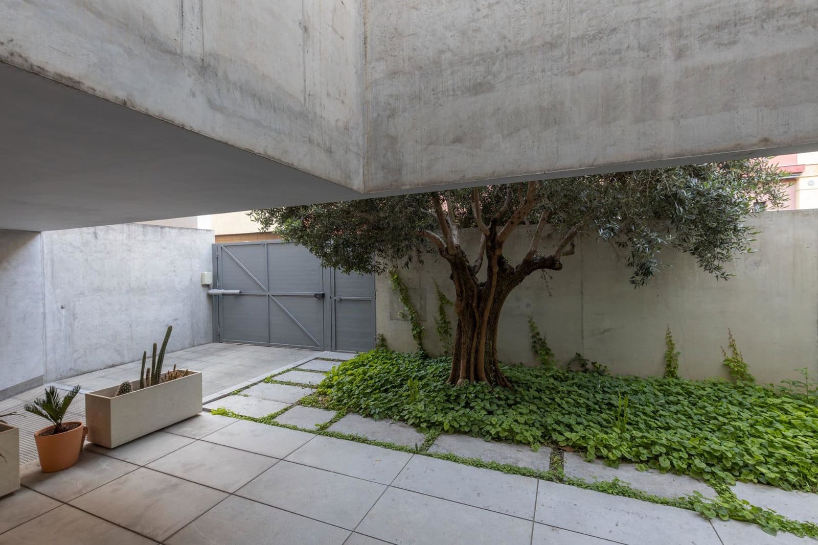 3 bedroom Villa for sale in Granada city with garage - € 715,000 (Ref: 9916641)