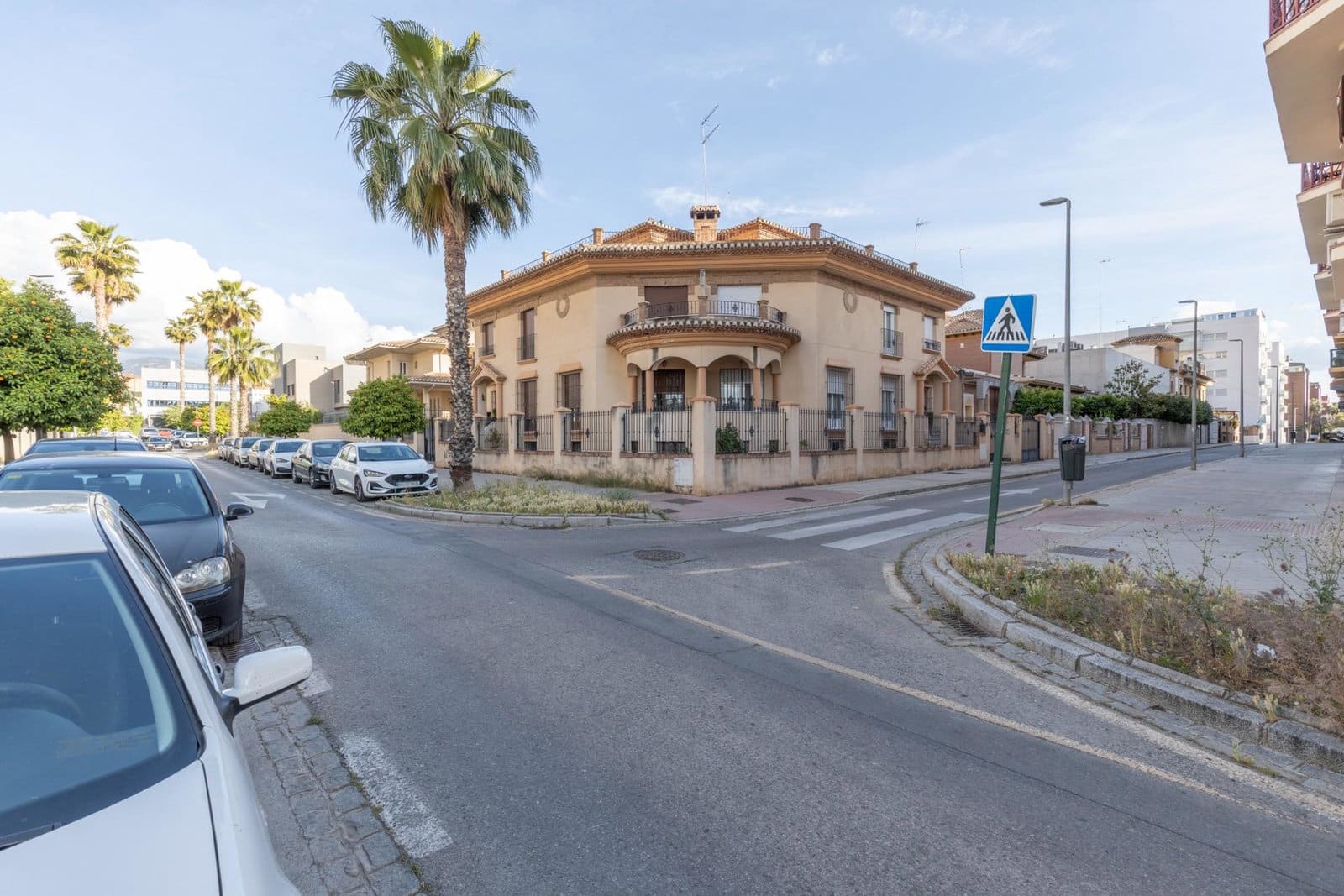 3 bedroom Villa for sale in Granada city with garage - € 715,000 (Ref: 9916641)