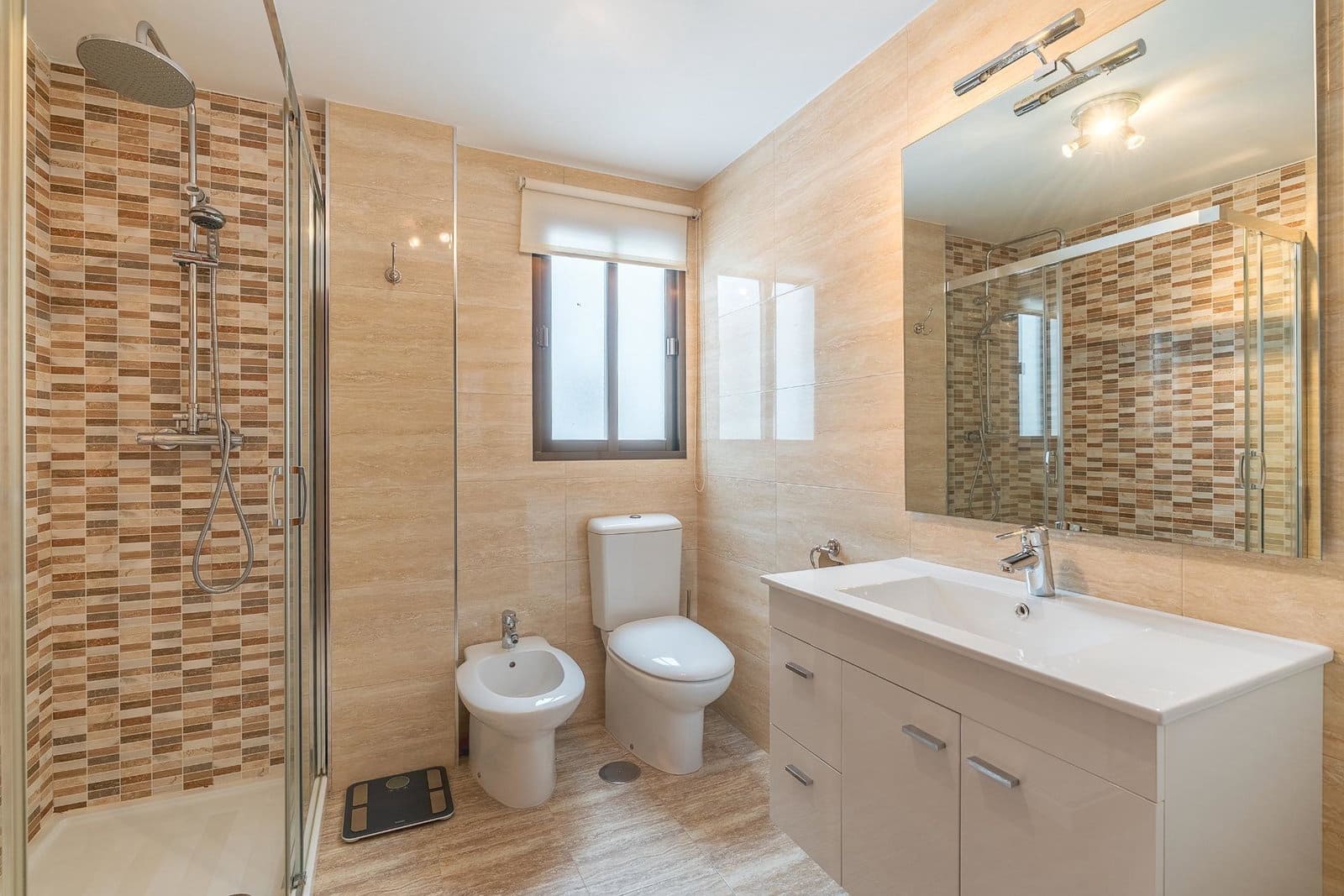3 Zimmer Apartment zu verkaufen in Granada Stadt - 375.000 € (Ref: 9916642)