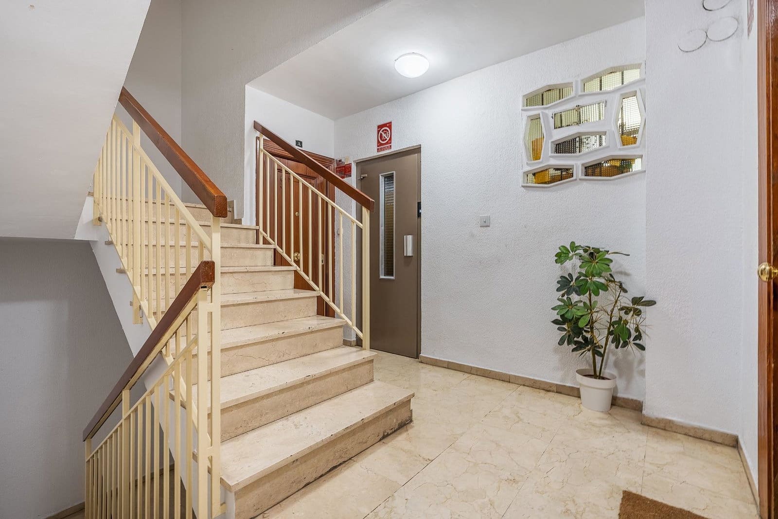 3 Zimmer Apartment zu verkaufen in Granada Stadt - 375.000 € (Ref: 9916642)