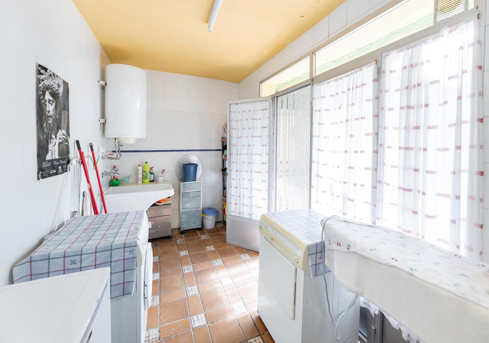 4 soveværelse Villa til salg i Alfacar med swimmingpool garage - € 430.000 (Ref: 9916643)