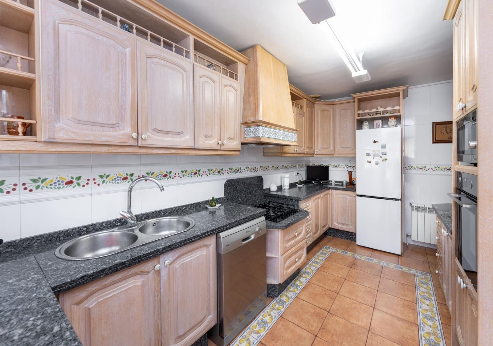 4 soveværelse Villa til salg i Alfacar med swimmingpool garage - € 430.000 (Ref: 9916643)