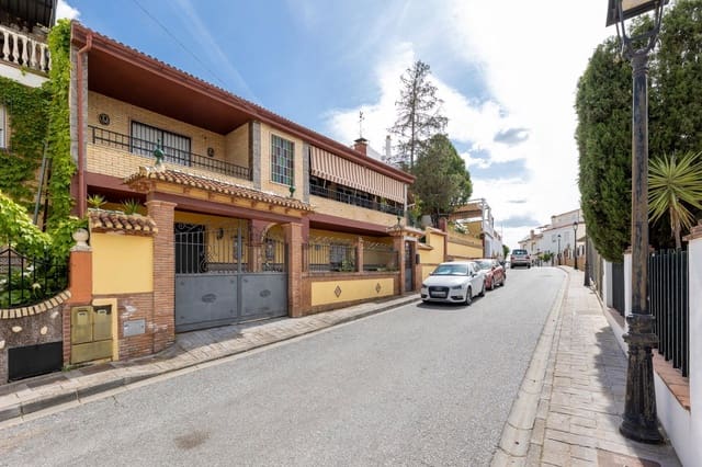 4 soverom Villa til salgs i Alfacar med svømmebasseng garasje - € 395 000 (Ref: 9916643)