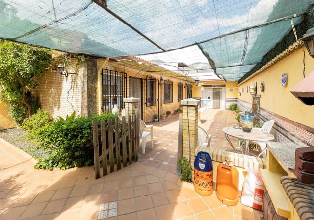 4 soverom Villa til salgs i Alfacar med svømmebasseng garasje - € 395 000 (Ref: 9916643)