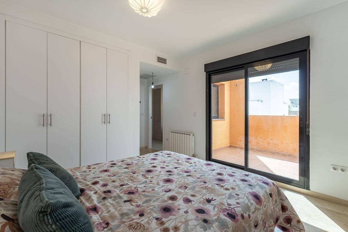 3 chambre Villa/Maison Mitoyenne à vendre à Albolote avec piscine garage - 380 000 € (Ref: 9916644)