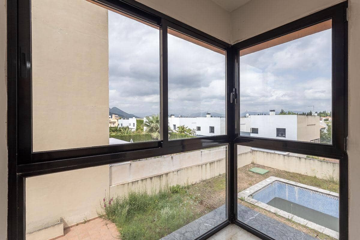 3 chambre Villa/Maison Mitoyenne à vendre à Albolote avec piscine garage - 380 000 € (Ref: 9916644)