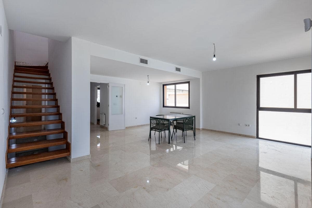 3 chambre Villa/Maison Mitoyenne à vendre à Albolote avec piscine garage - 380 000 € (Ref: 9916644)