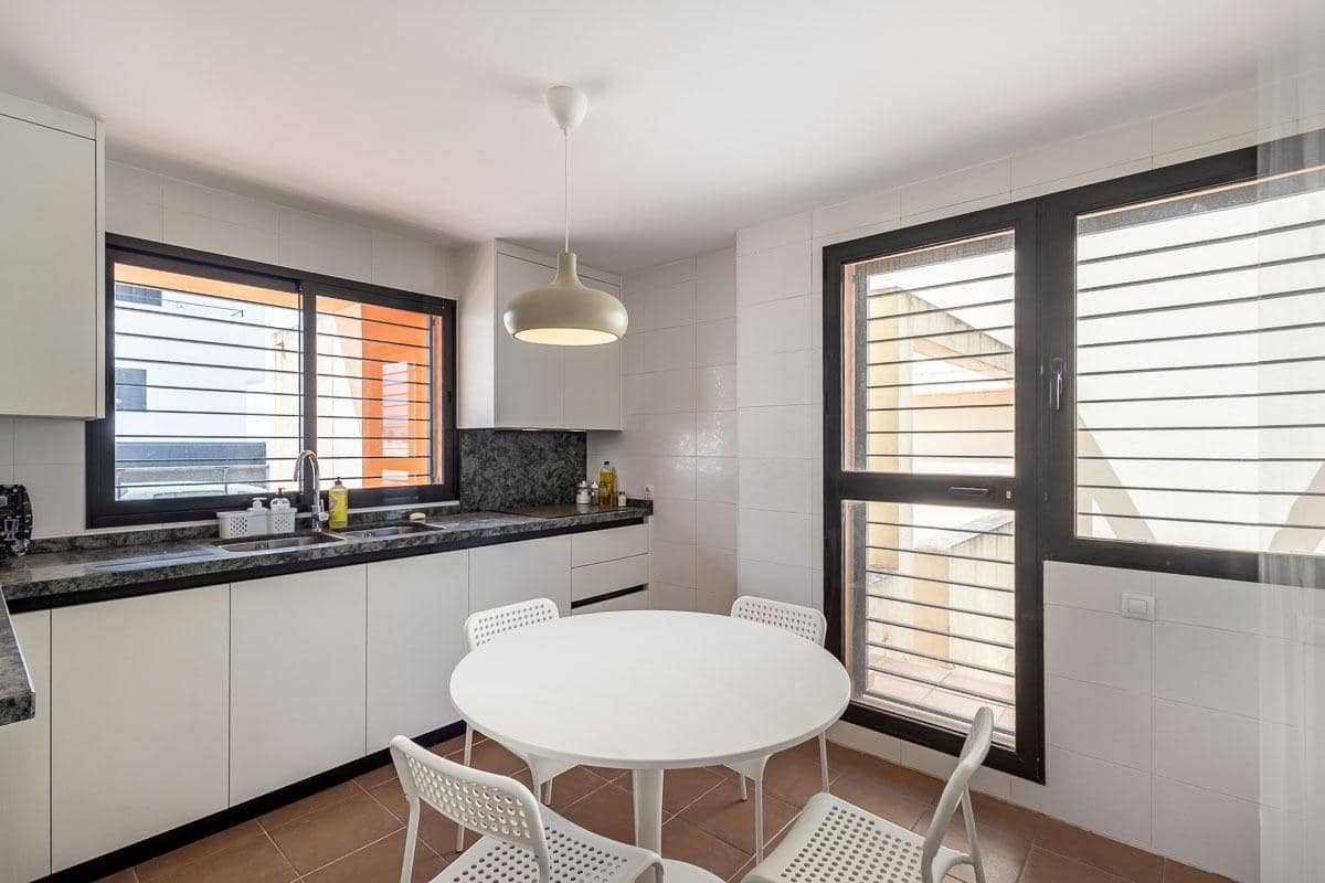 3 chambre Villa/Maison Mitoyenne à vendre à Albolote avec piscine garage - 380 000 € (Ref: 9916644)