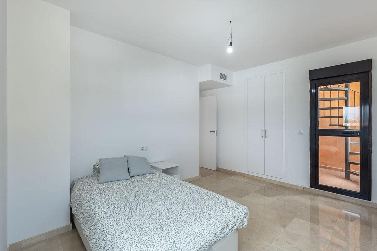 3 chambre Villa/Maison Mitoyenne à vendre à Albolote avec piscine garage - 380 000 € (Ref: 9916644)