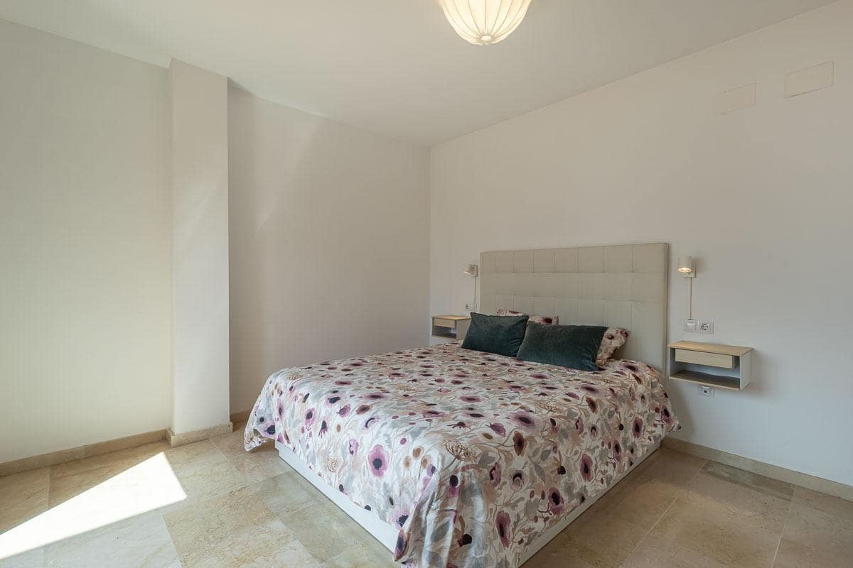 3 chambre Villa/Maison Mitoyenne à vendre à Albolote avec piscine garage - 380 000 € (Ref: 9916644)