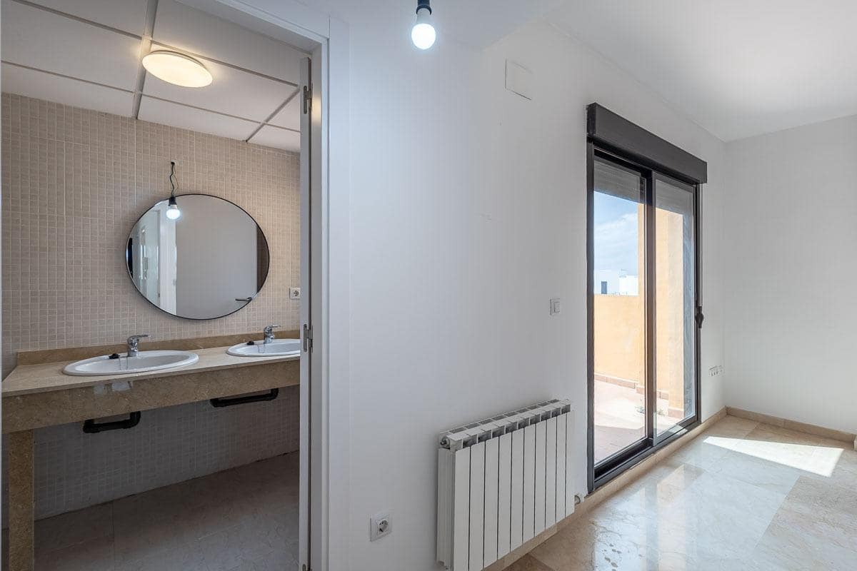 3 chambre Villa/Maison Mitoyenne à vendre à Albolote avec piscine garage - 380 000 € (Ref: 9916644)