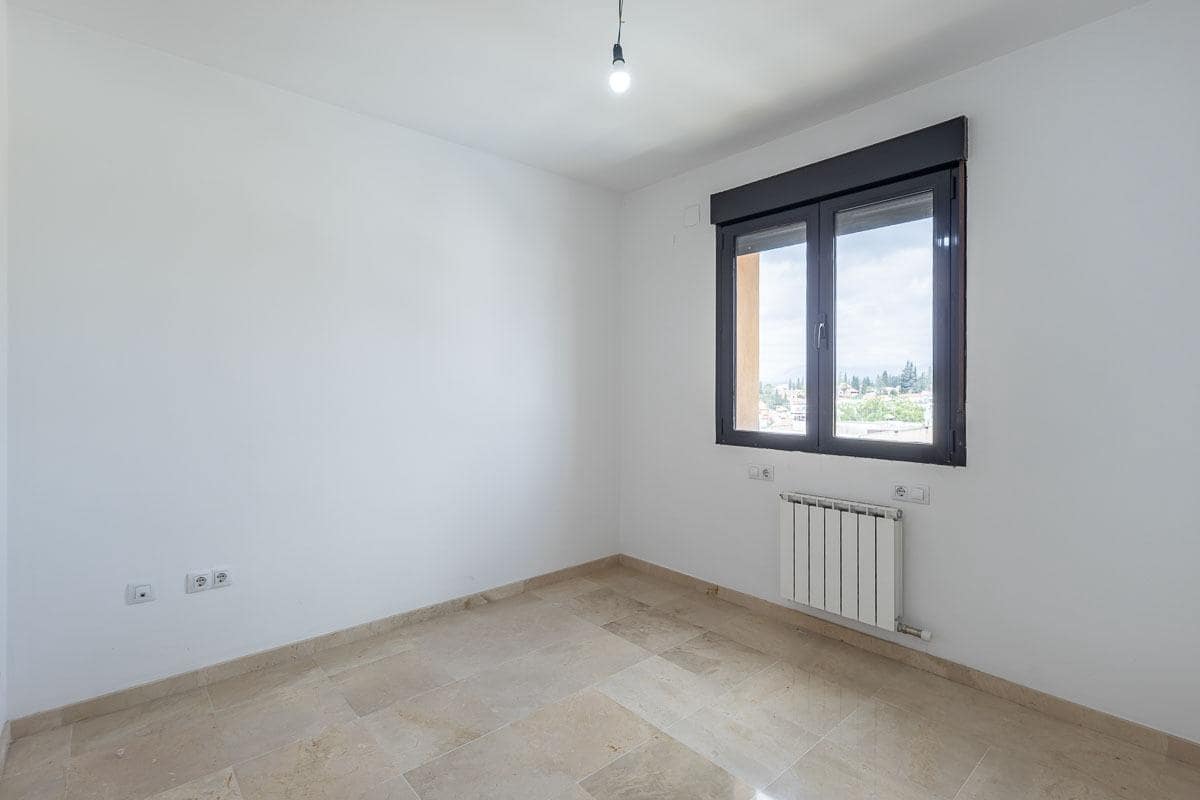 3 chambre Villa/Maison Mitoyenne à vendre à Albolote avec piscine garage - 380 000 € (Ref: 9916644)