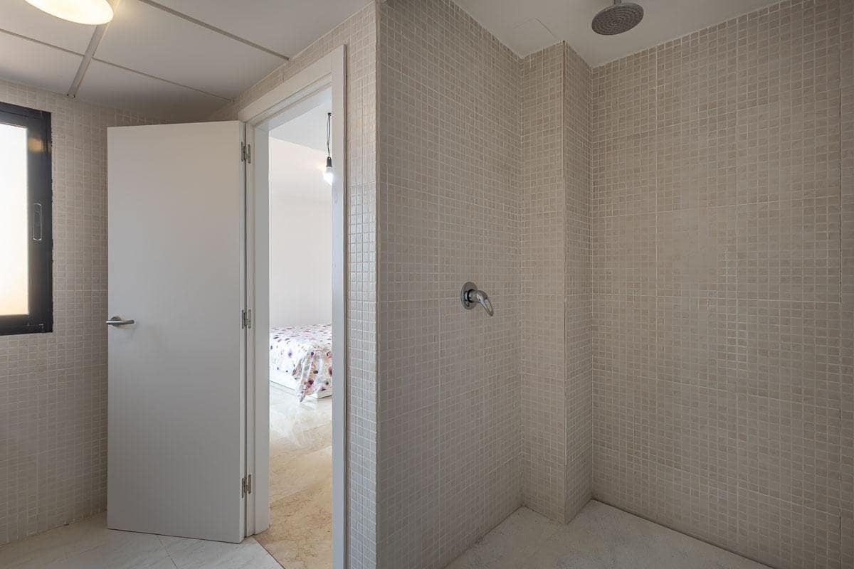 3 chambre Villa/Maison Mitoyenne à vendre à Albolote avec piscine garage - 380 000 € (Ref: 9916644)