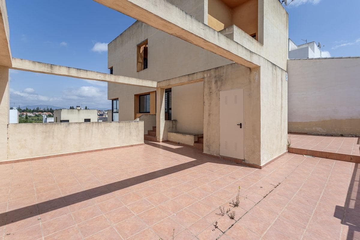 3 chambre Villa/Maison Mitoyenne à vendre à Albolote avec piscine garage - 380 000 € (Ref: 9916644)