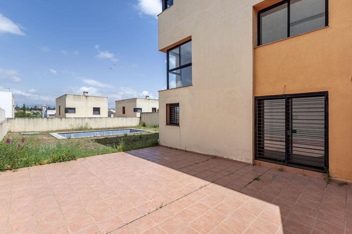 3 chambre Villa/Maison Mitoyenne à vendre à Albolote avec piscine garage - 380 000 € (Ref: 9916644)