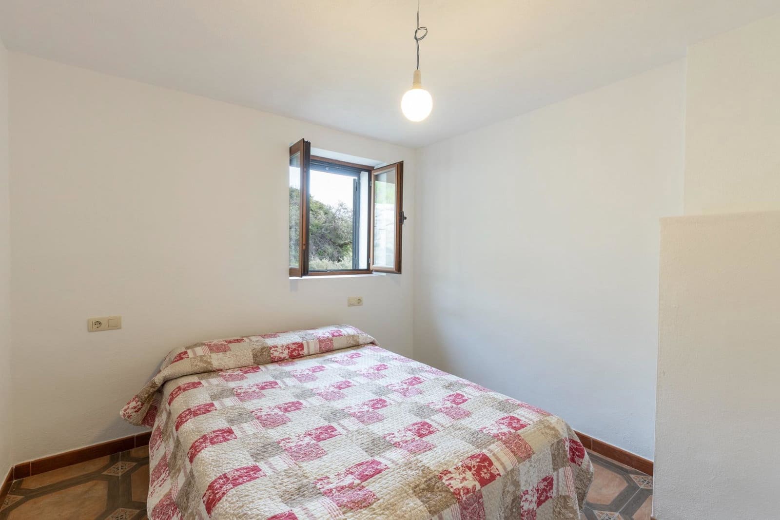 4 bedroom Finca/Country House for sale in Niguelas - € 160,000 (Ref: 9916648)