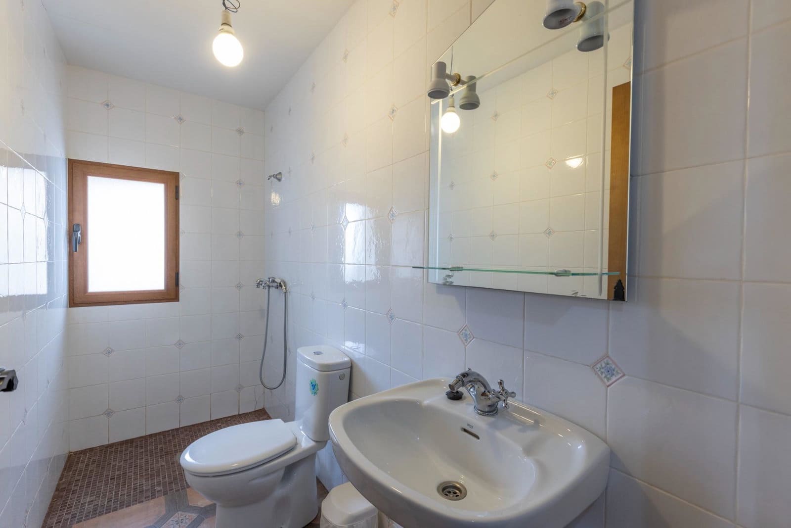 4 bedroom Finca/Country House for sale in Niguelas - € 160,000 (Ref: 9916648)