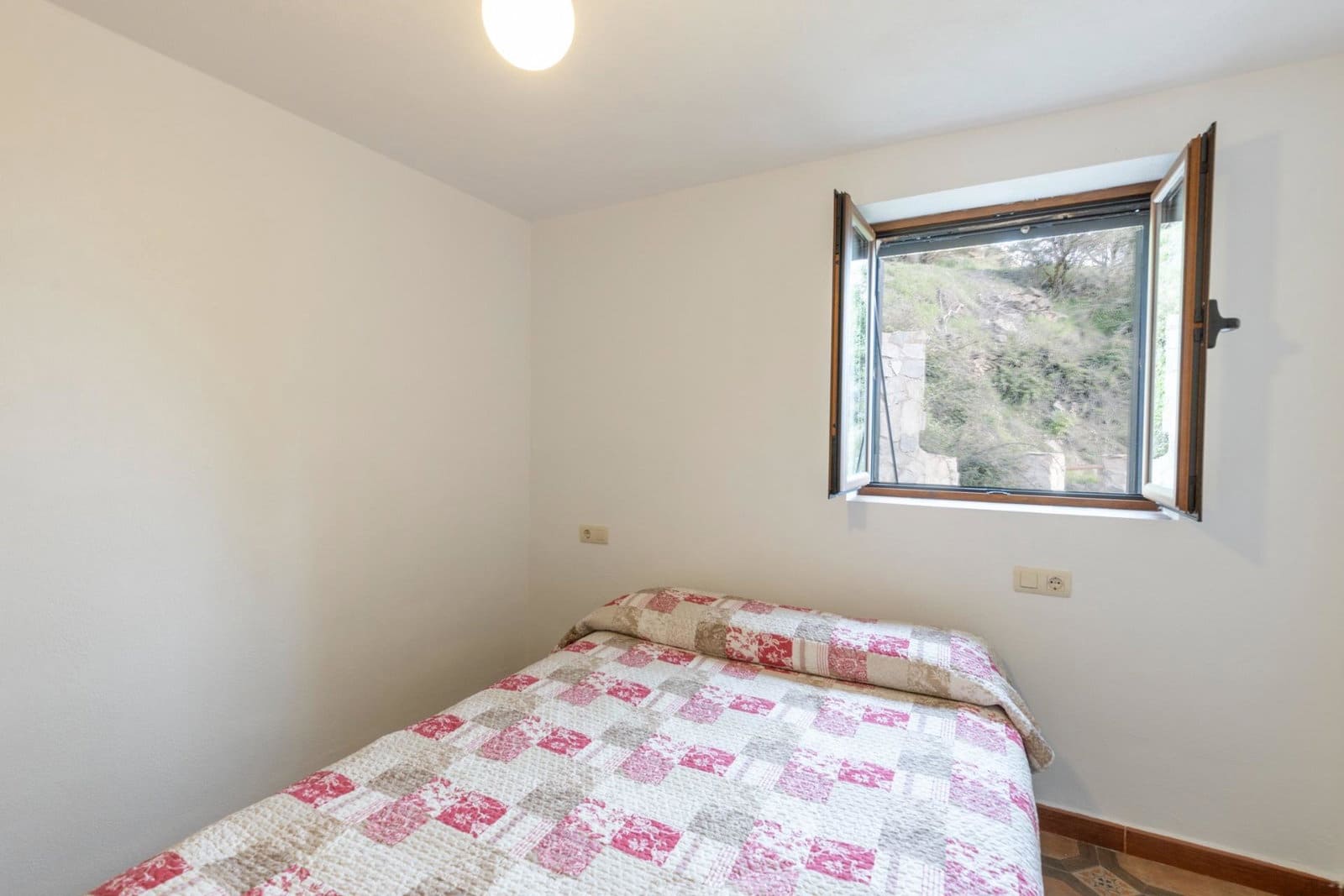 4 bedroom Finca/Country House for sale in Niguelas - € 160,000 (Ref: 9916648)