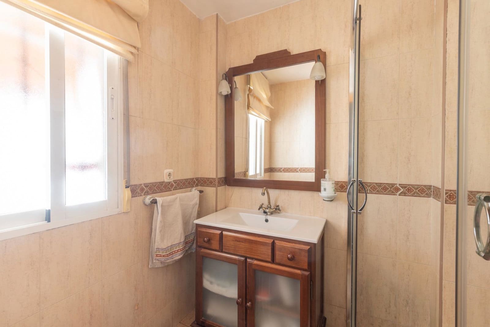 3 quarto Moradia em Banda para venda em Las Gabias com piscina garagem - 259 000 € (Ref: 9916652)