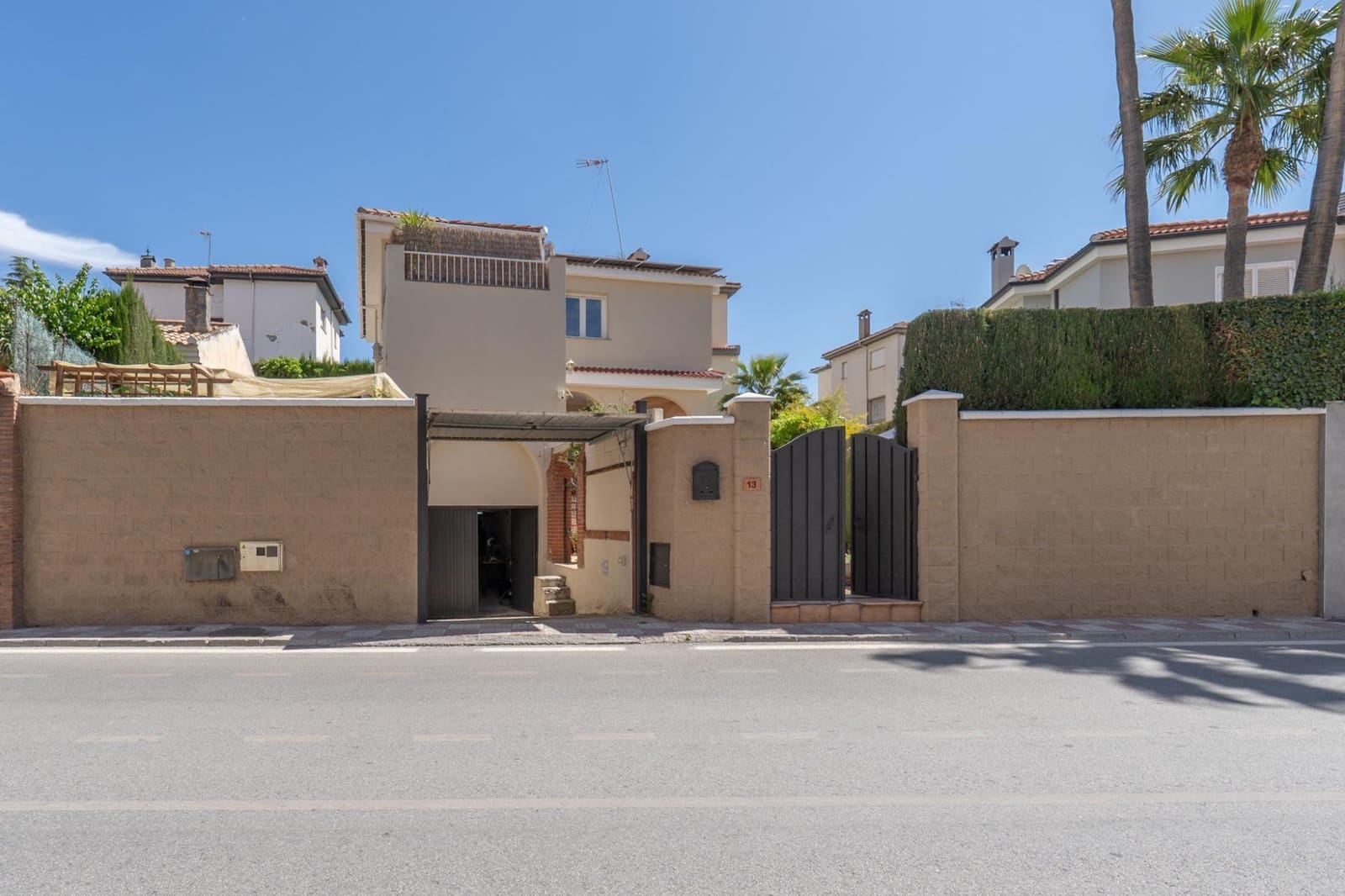 Chalet de 5 habitaciones en Gójar en venta con piscina garaje - 329.000 € (Ref: 9916654)