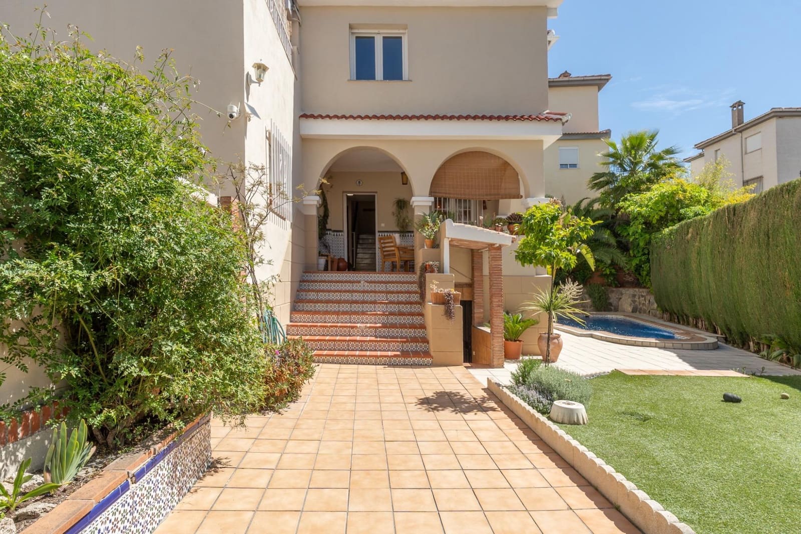 Chalet de 5 habitaciones en Gójar en venta con piscina garaje - 329.000 € (Ref: 9916654)