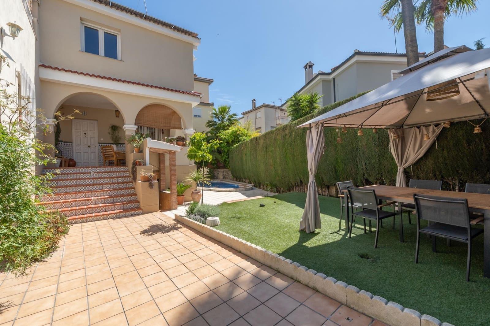 Chalet de 5 habitaciones en Gójar en venta con piscina garaje - 329.000 € (Ref: 9916654)