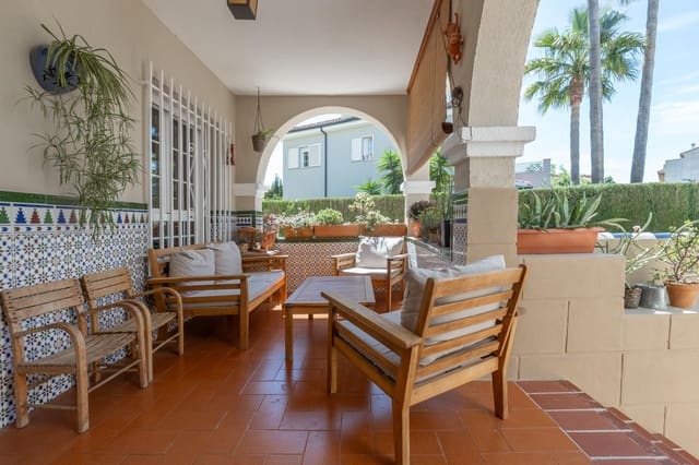 5 soveværelse Villa til salg i Gójar med swimmingpool garage - € 329.000 (Ref: 9916654)