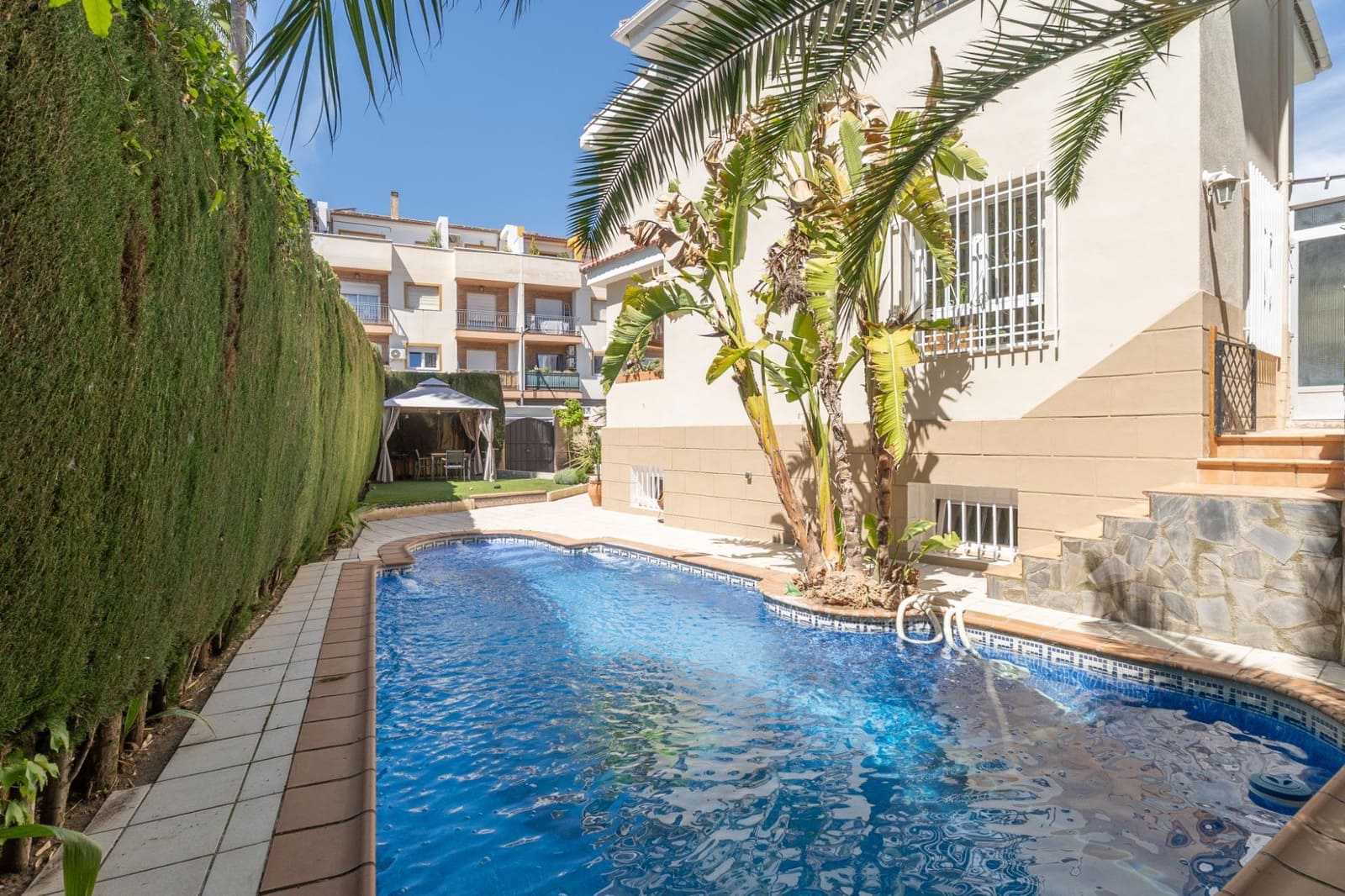 Chalet de 5 habitaciones en Gójar en venta con piscina garaje - 329.000 € (Ref: 9916654)