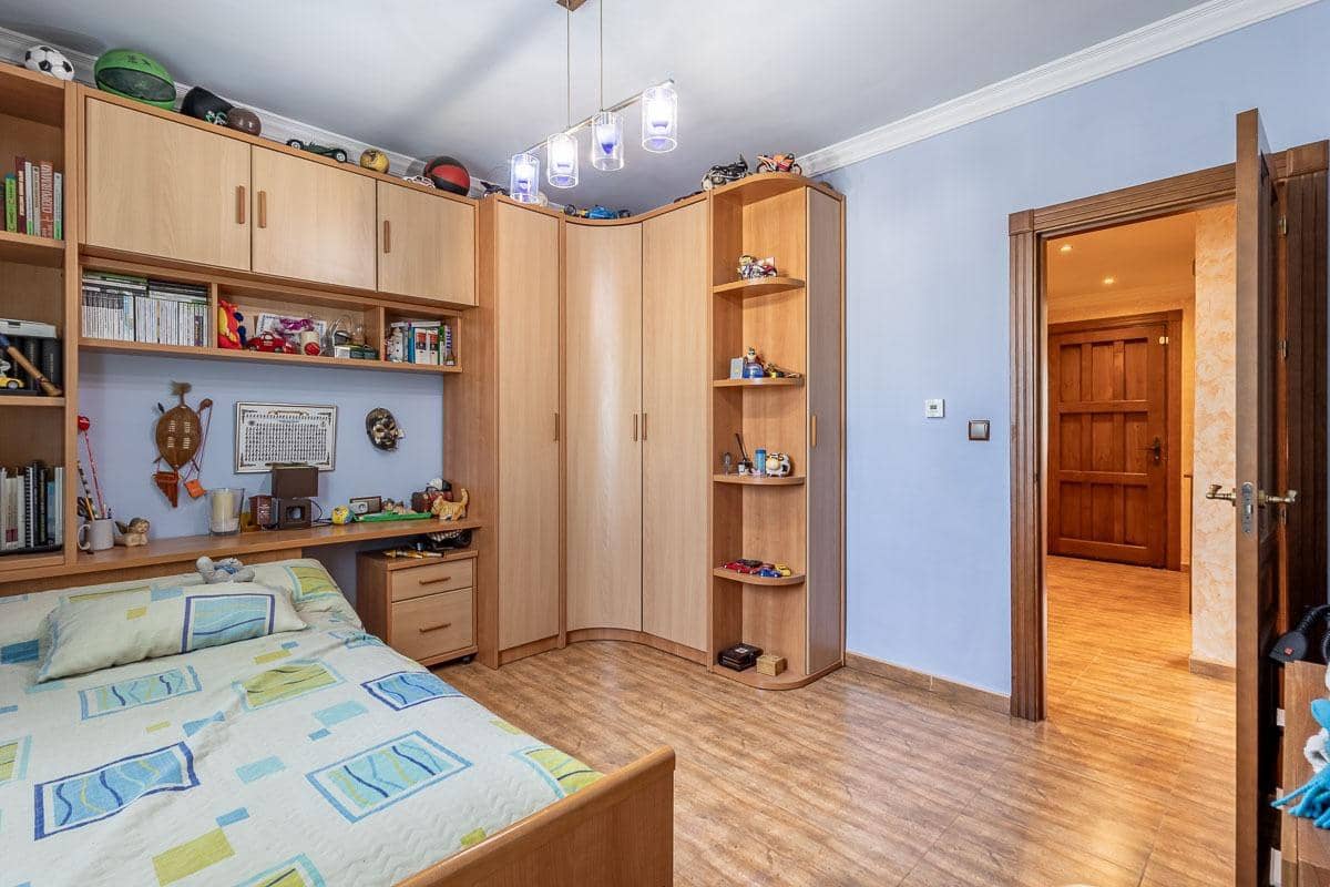 3 soveværelse Villa til salg i Albolote med swimmingpool garage - € 480.000 (Ref: 9916656)